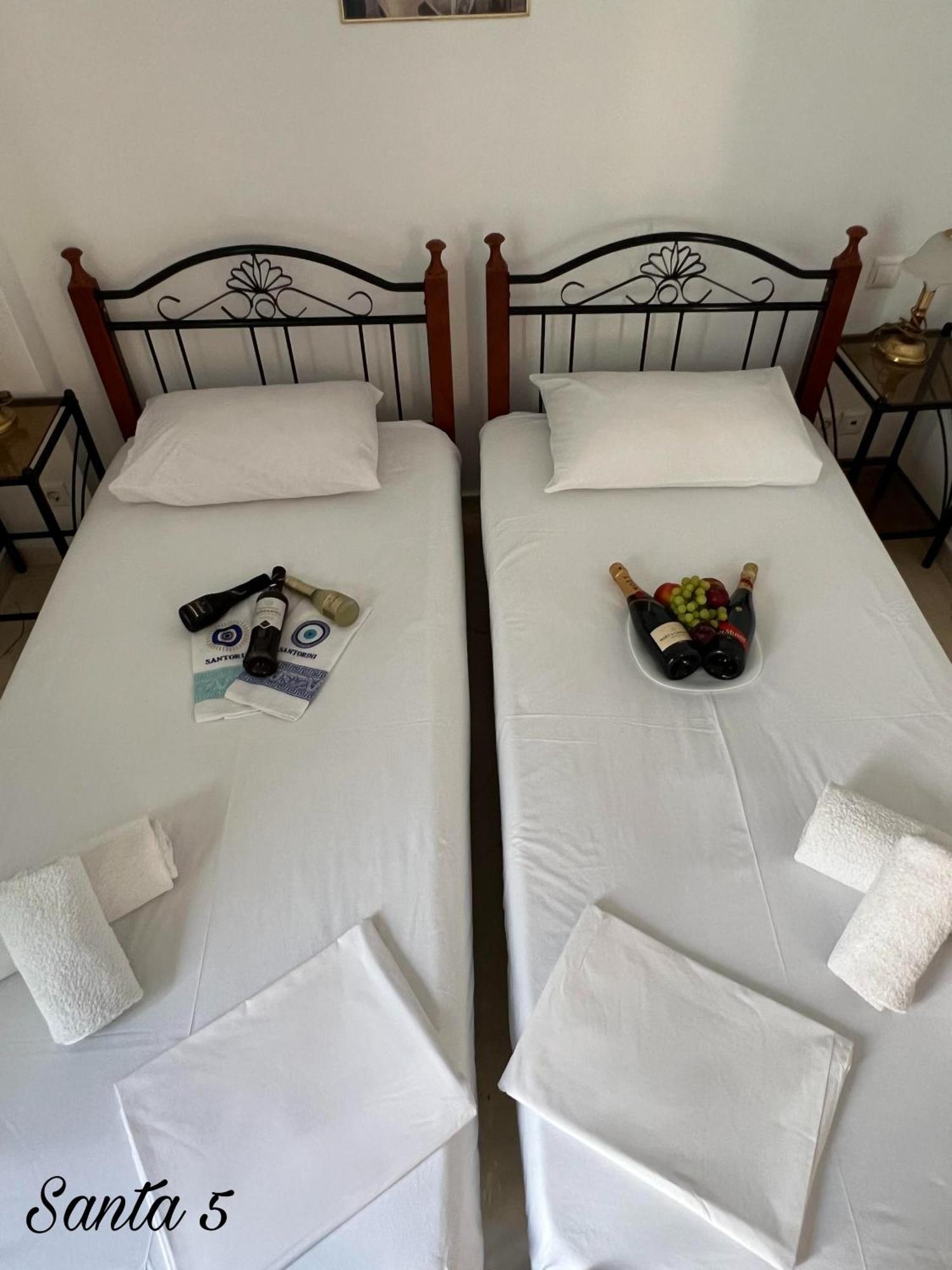 Hotel Santa Magia Kamári Habitación foto