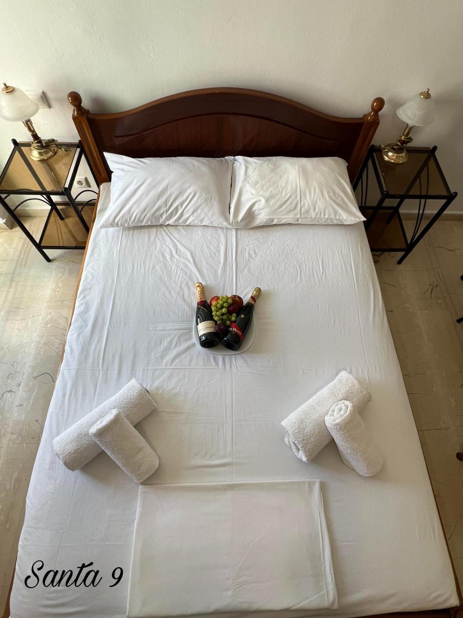 Hotel Santa Magia Kamári Habitación foto