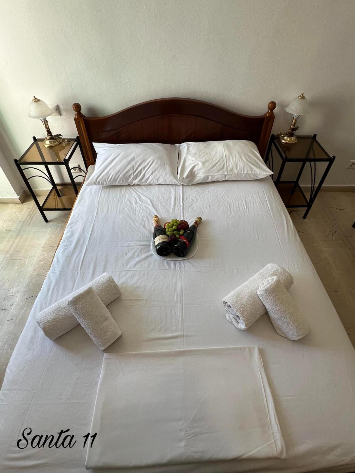Hotel Santa Magia Kamári Habitación foto